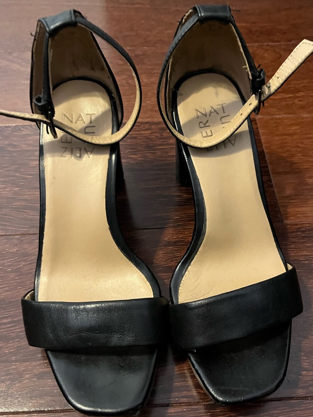 Naturalizer Black Leather Sandals - 6